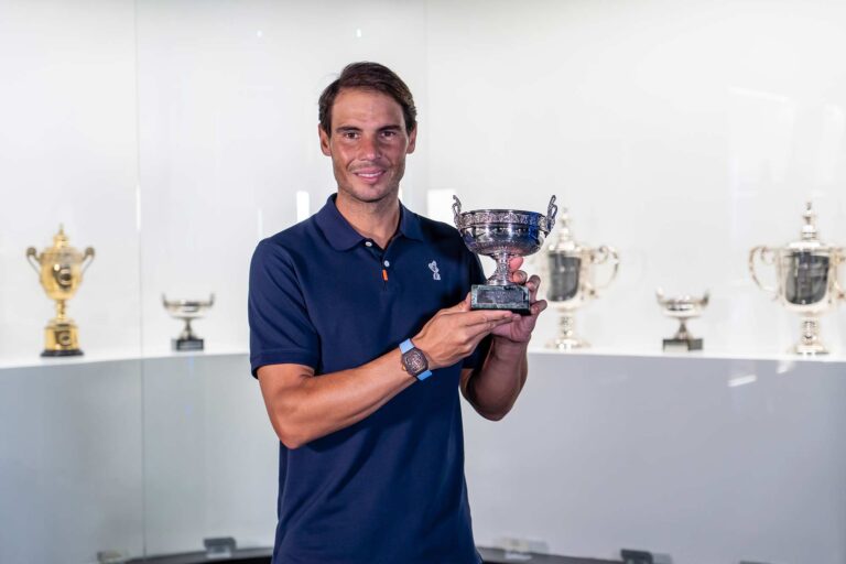 Throwback Video of Rafa Nadal adding his latest Grand Slam trophy to his cabinet, at his incredible Academy! 🏆🇦🇺🇪🇸