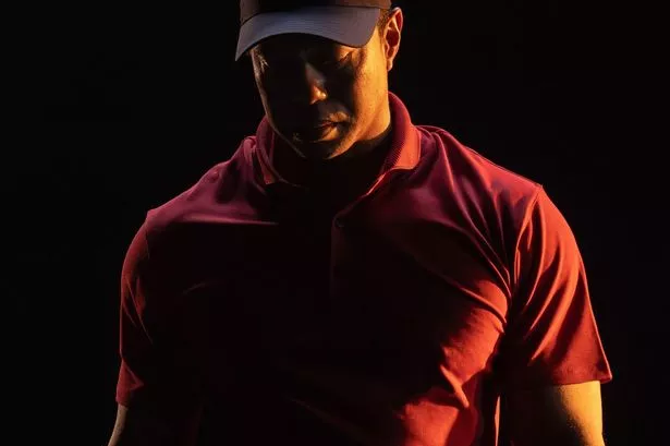 Good news : Tiger Woods unintentionally releases his new logo in the first image of a new sponsorship agreement duen to…