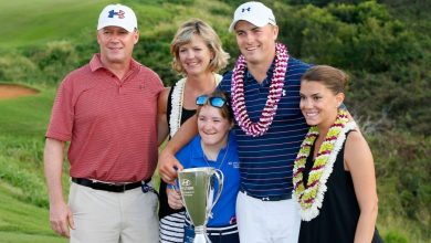 LOVELY MOMENT: Jordan Spieth snaps happiest family photo in this family getaway